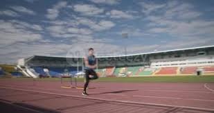 NBA官宣重罚！杰伦・布朗怒喷裁判遭罚3.5万，罚球4-20差距引热议