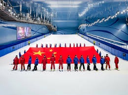 2017 年：由于极端的防守布阵，大联盟强力左打者的打击率普遍下降了 15 个百分点