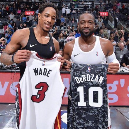 记分牌上是 记分牌上是